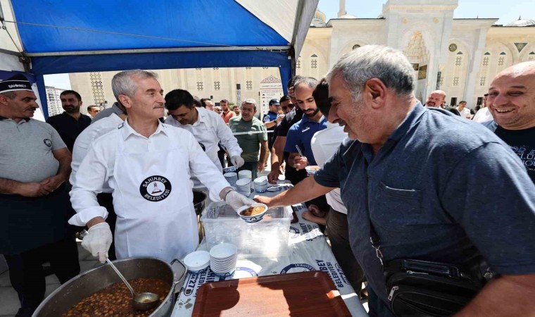 Gaziantepte her gün 12 bin kişiye aşure ikram ediliyor