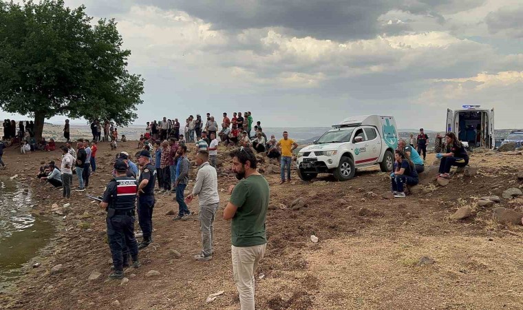 Gaziantepte serinlemek için suya giren 3 kişiden 1i boğulurken, 2 kişiyi arama çalışmaları sürüyor