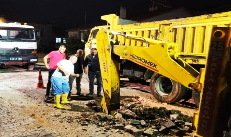 Gediz Belediyesinden yol bakım ve onarım çalışması