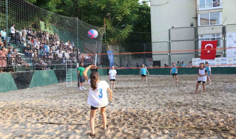 Gölcükte plaj voleybol turnuvası heyecanı başlıyor