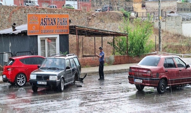 Gümüşhanede 3 aracın karıştığı kazadan sürücüler yara almadan kurtuldu