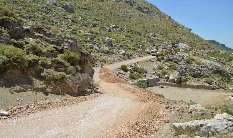 Gündoğmuş Senir Yayla yolu yenileniyor