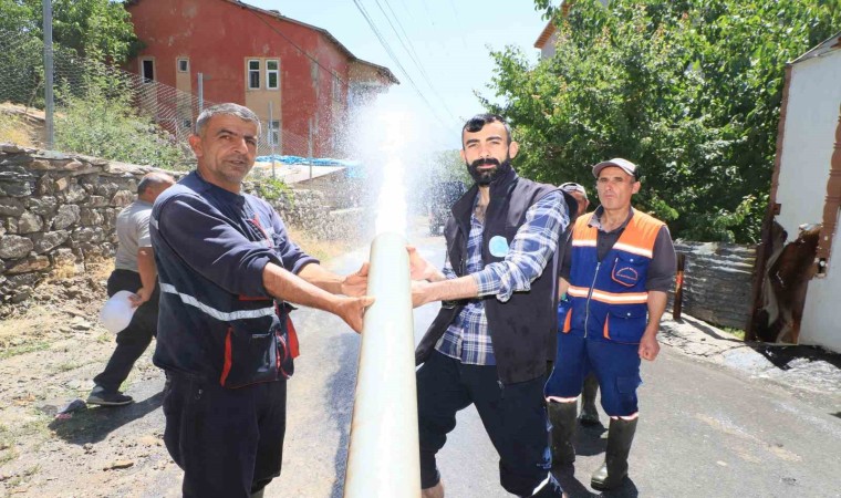 Hakkaride 3 gün süren su arızası giderildi