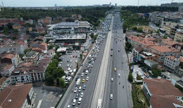 Haliç Köprüsünde asfalt yenileme trafiği sürüyor