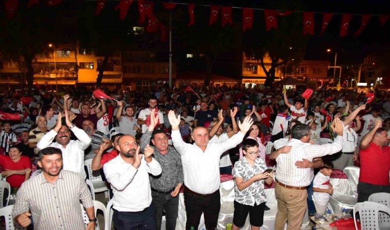 İncirliovada çeyrek final sevinci yaşandı