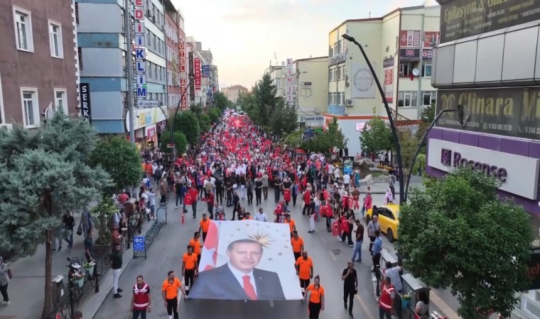 Isparta 15 Temmuzun 8inci yılında tek yürek oldu