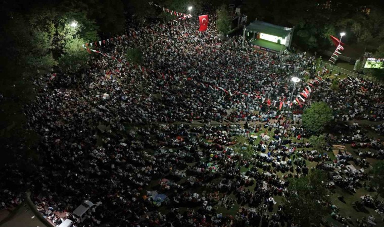 Kağıthanede Avrupa Futbol Şampiyonasını binlerce kişi izledi