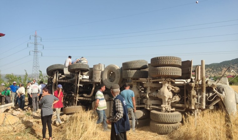 Kahramanmaraşta beton mikseri devrildi: 1 yaralı