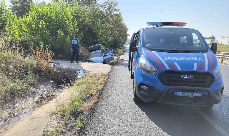 Kanala uçan otomobilin kadranı 100de takılı kaldı...1 ölü, 3 yaralı