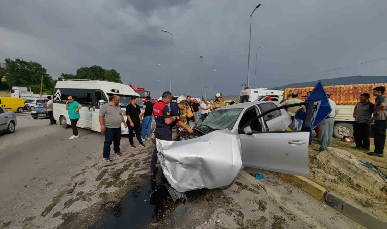 Karabükte zincirleme kaza: 2si ağır 4 yaralı