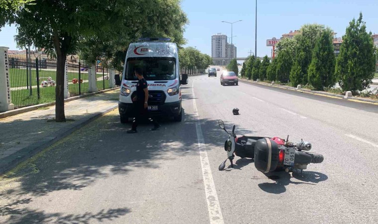 Karamanda otomobil ile motosiklet çarpıştı: 1 yaralı