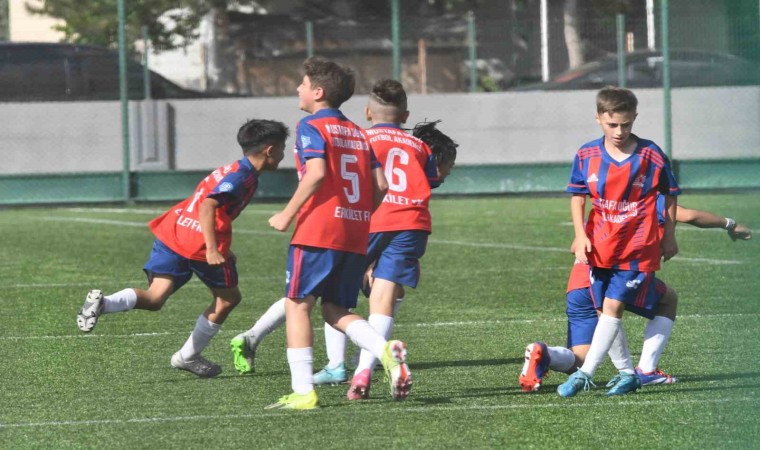 Kayseri U-12 Liginde şampiyon Zeki Akparlarspor oldu