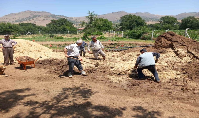 Kayseride kerpiç evler yeniden yapılıyor