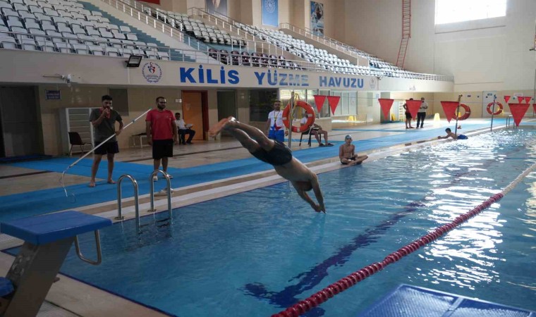 Kiliste çocuklar, boğulma vakalarına karşı eğitilip kötü alışkanlıklardan korunuyor