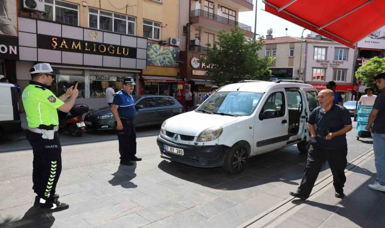 Kırıkkalede polis ve zabıtadan denetim: Hatalı park yapanlara ceza yağdı