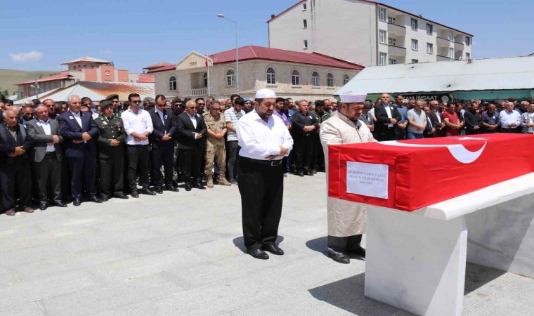 Kırıkkaledeki kazada hayatını kaybeden polis memuru Ağrıda son yolculuğuna uğurlandı