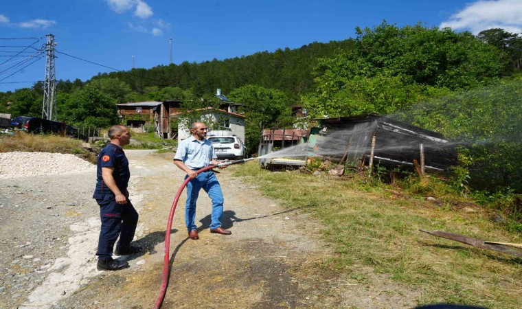 Köy yangınlarının bitmediği Kastamonuda önemli proje: Köy köy gezip vatandaşları eğitiyorlar