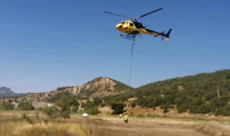 Maden arama helikopteri Tuncelide acil iniş yaptı