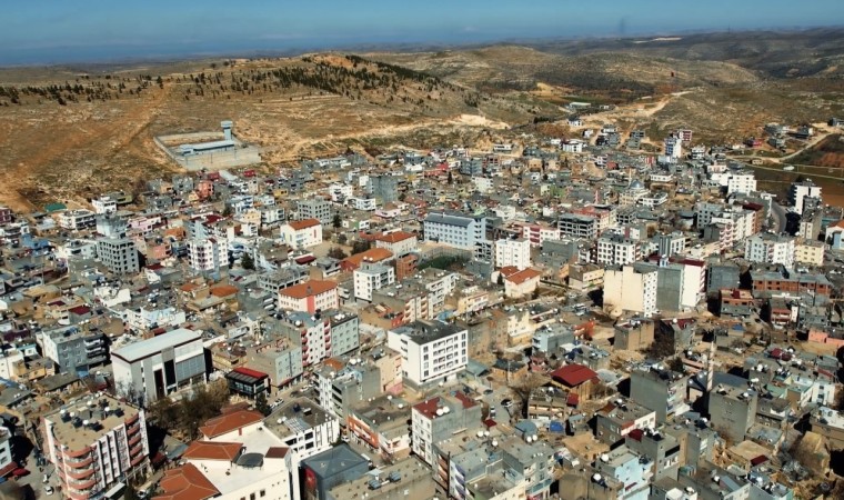 Mardinde yolun karşısına geçerken aracın çarptığı yaşlı kadın hayatını kaybetti