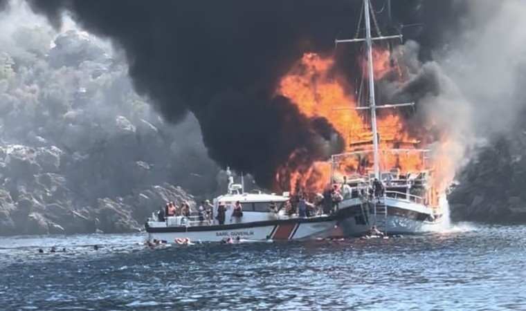 Marmariste yanarak batan teknenin sahibi ve kaptanı adliyeye çıkarıldı