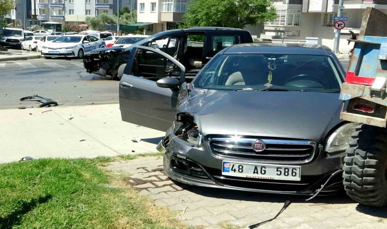 Menteşede trafik kazası: 5 yaralı