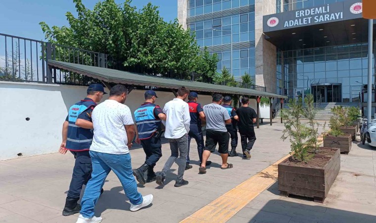 Mersinde göçmen kaçakçılarına yönelik operasyon: 5 gözaltı