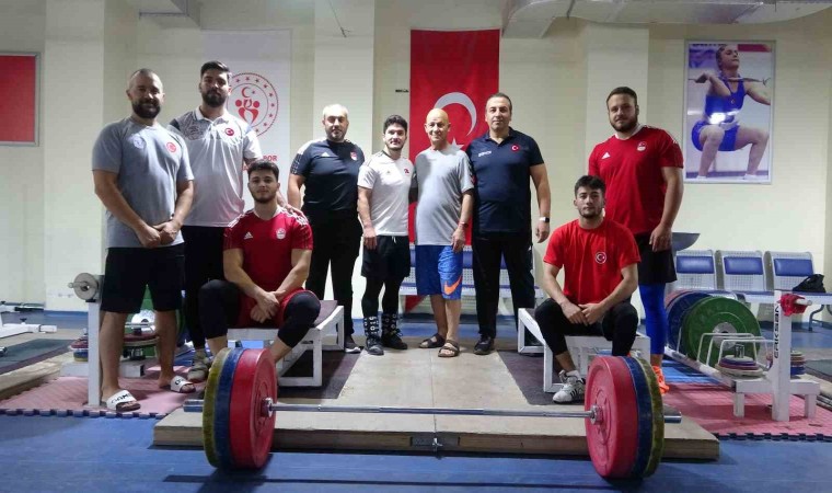 Milli halterci Paris Olimpiyatlarına Ispartada hazırlanıyor