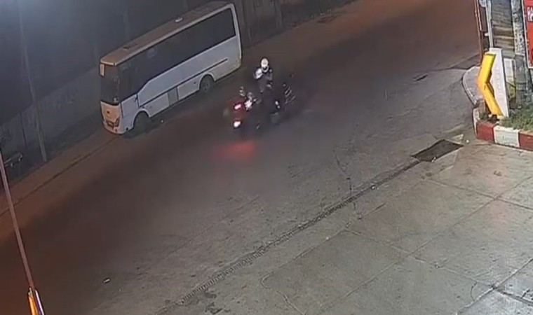 Motosikletler çarpıştı: 2si polis 3 yaralı