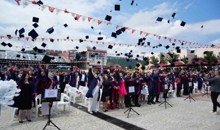 OMÜ Ziraat Fakültesinde 210 öğrencinin mezuniyet coşkusu