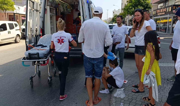 Otomobil, yola fırlayan turist çocuğa çarptı