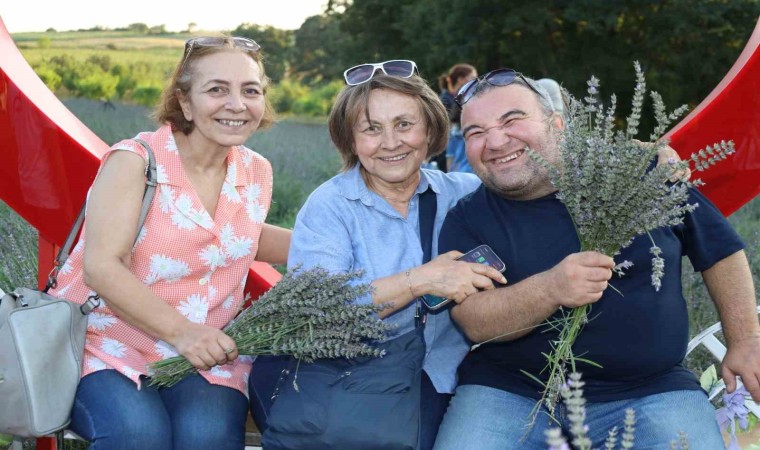 Özel çocuklar ve aileleri İzmitin lavanta bahçesinde buluştu