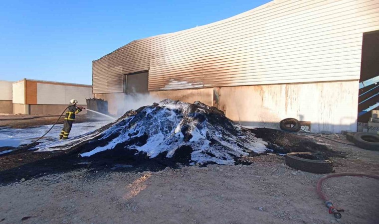 Plastik dönüşüm fabrikasında çıkan yangın söndürüldü