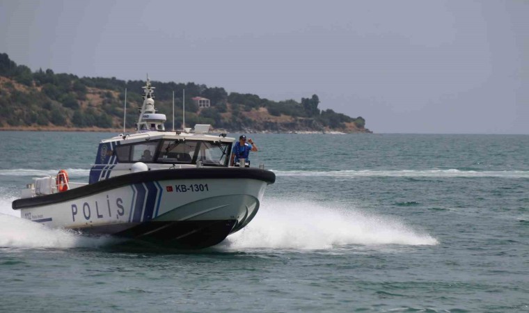 Polis botu Van Gölünde kaçak avlanmaya izin vermiyor