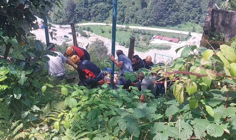 Rizede çay toplayan vatandaş elektrik akımına kapılarak ağır yaralandı