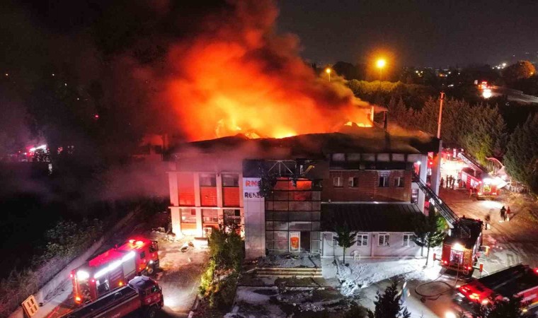 Sakaryadaki fabrika yangını havadan görüntülendi