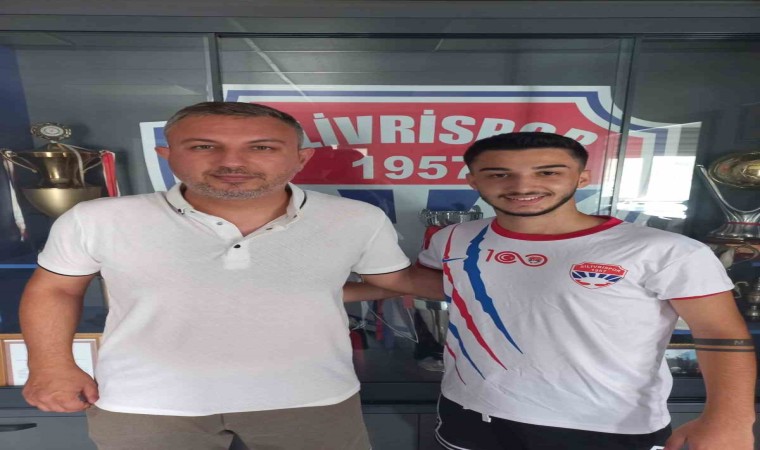 Sarıyerin genç oyuncusu Silivrispor ile sözleşme imzaladı