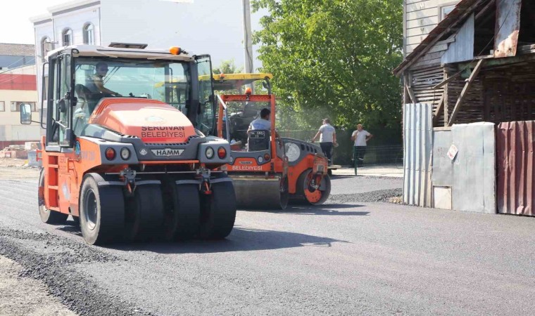 Serdivanda sokaklar bir bir yenileniyor