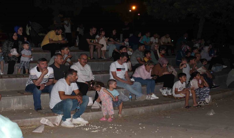 Siirtte açık hava sinema günleri devam ediyor