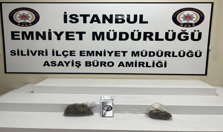 Silivride taksiye binen yolcu denetim yapan polislerden kaçtı