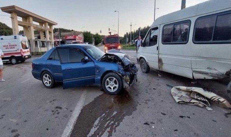 Sinopta trafik kazası: 2 yaralı