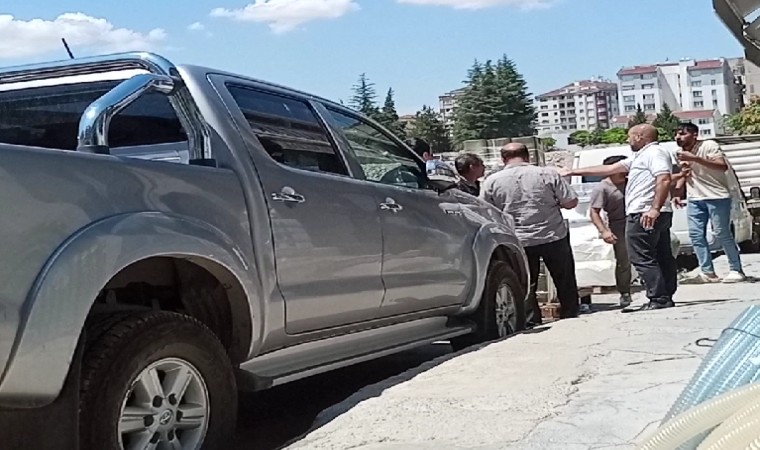 Sivil polisle esnaf arasında yol verme tartışması karakolda bitti