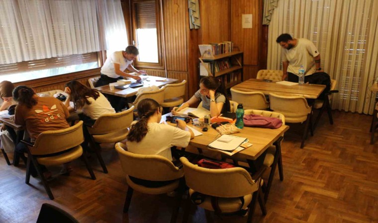 Söke Belediyesi Kitabevine yoğun ilgi