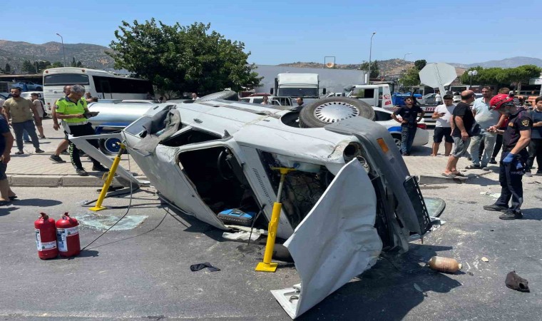 Sökedeki kazada otomobil yan yattı, polis tırın peşinde