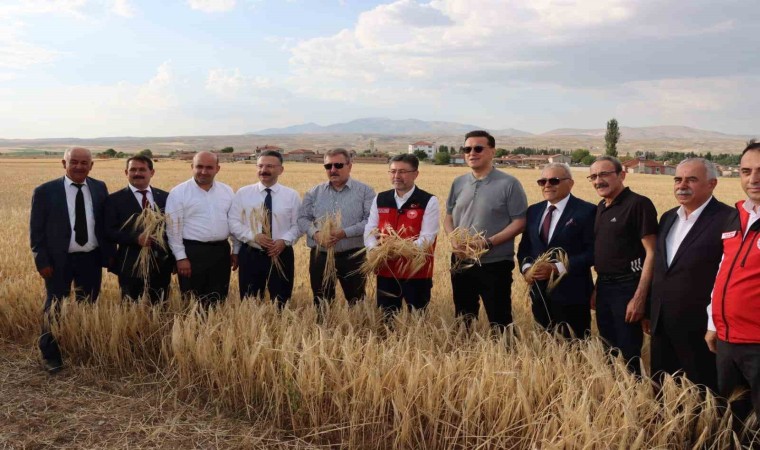 Tarım ve Orman Bakanı Yumaklı: Depoların tamamının ithal ürünle dolu olduğu söylentisi doğru değil