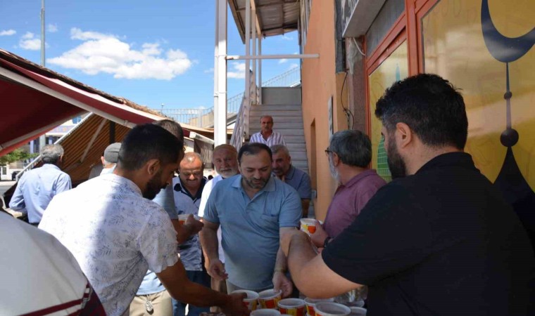 Tercanda camii cemaatine aşure dağıtıldı