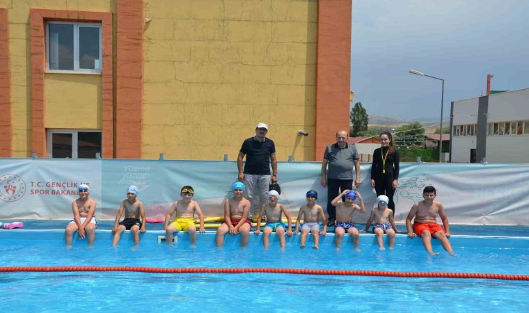 Tercanda yüzme kursu açıldı