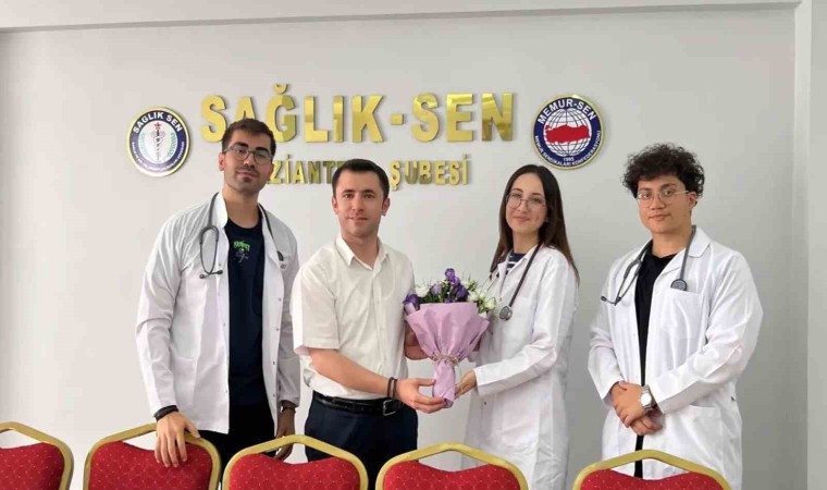 Tıp fakültesi öğrencilerinin ilk stetoskopu Sağlık Senden