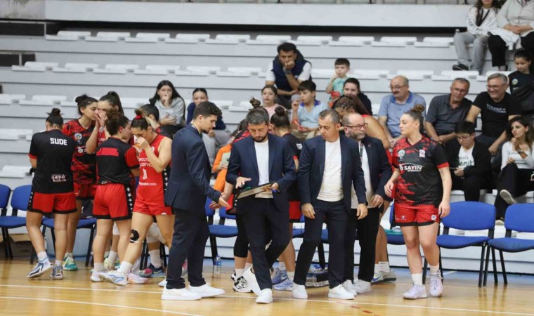 Turgutlu Belediyesi Kadın Basketbol Takımında teknik ekip ile yola devam