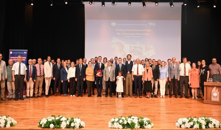 Türkiye Cumhuriyetinin İlk Yıllarında Macarlar Sergisi ve Konferansı düzenlendi