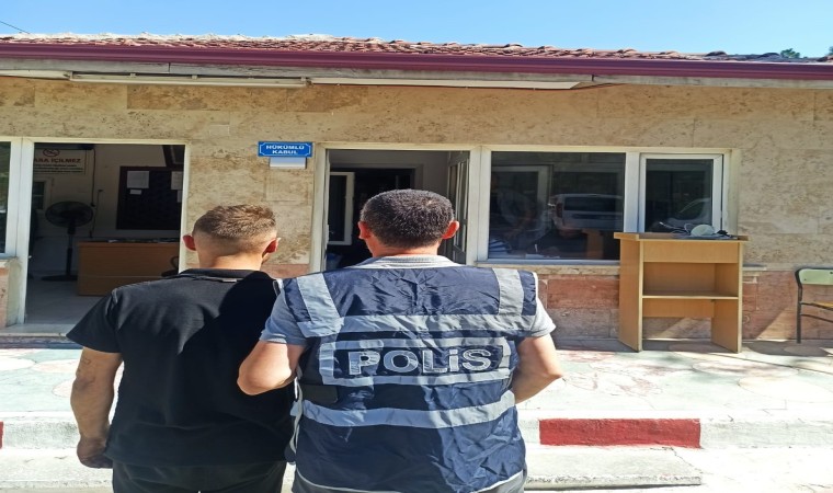 1 yıl 8 ay hapis cezasıyla aranan şahsı polis yakaladı